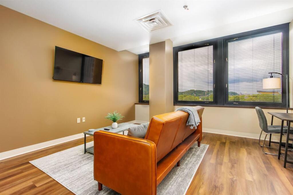 Sprawling Stadium Views Wonderful Location 24-7 Parking Gym Lounge Pittsburgh Exterior photo